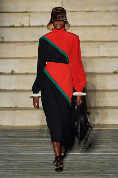 Look 9